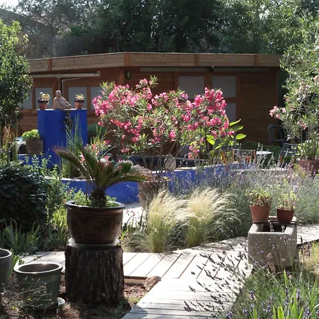 4 Bears Bed and breakfast 3*