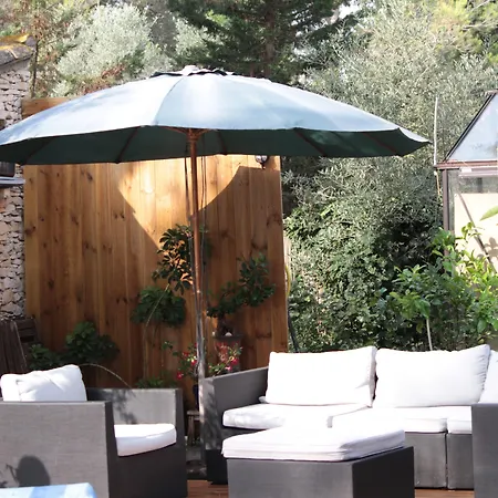 4 Bears Bed & Breakfast Nîmes