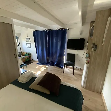 4 Bears Bed & Breakfast 3*