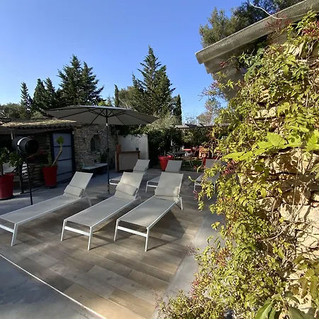 Bed & Breakfast 4 Bears Nîmes