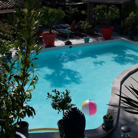 4 Bears Bed and breakfast 3*